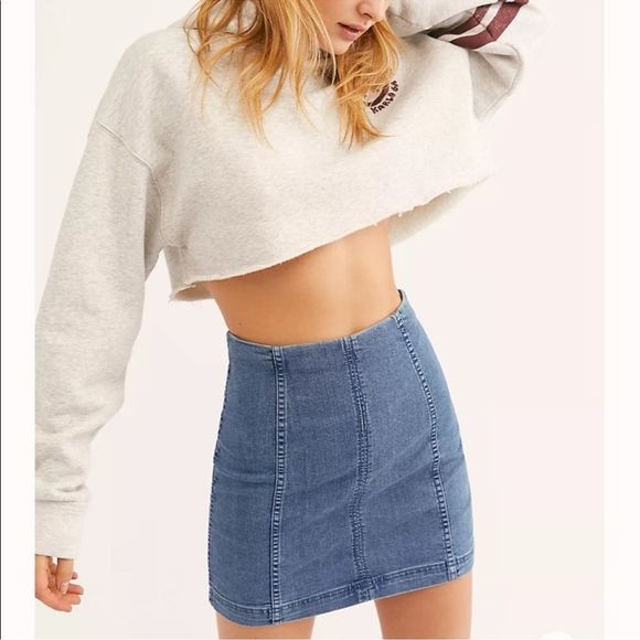Free People Modern Femme Denim Mini Skirt in Faded Indigo || SZ 2 - Picture 1 of 14